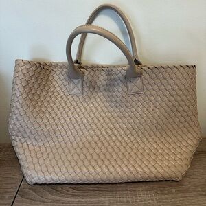 ANTHROPOLOGIE
Woven Faux Leather Tote - Beige